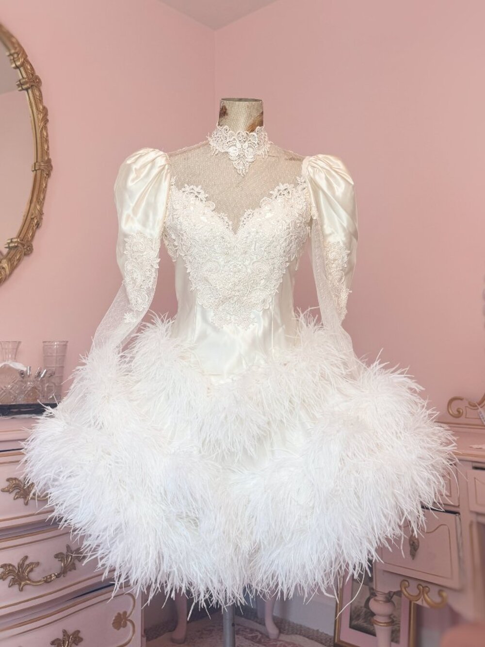 Vintage Satin Lace Ostrich Feather Mini Wedding Dress Bachelorette